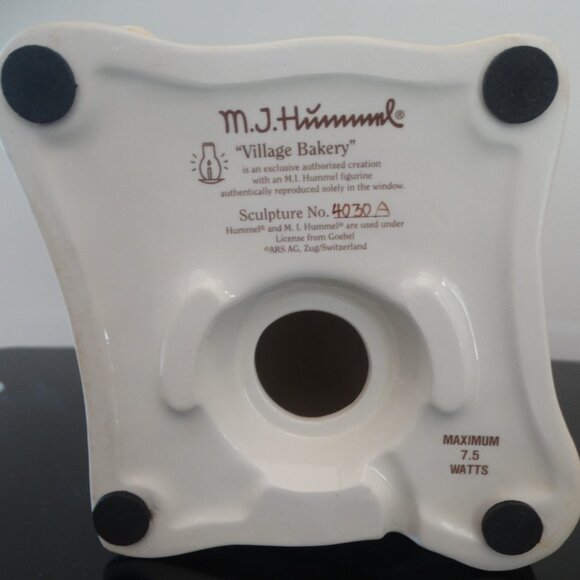 Hawthorne Collections Hummel Bavarian Christmas Village "Village Bakery" Lighted - Picture 7 of 11